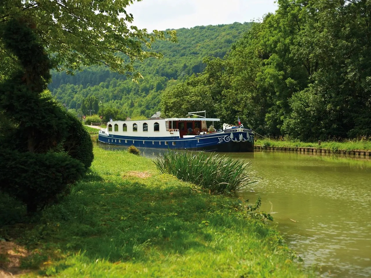 Fleur de Lys, A Belmond Boat – Burgundy